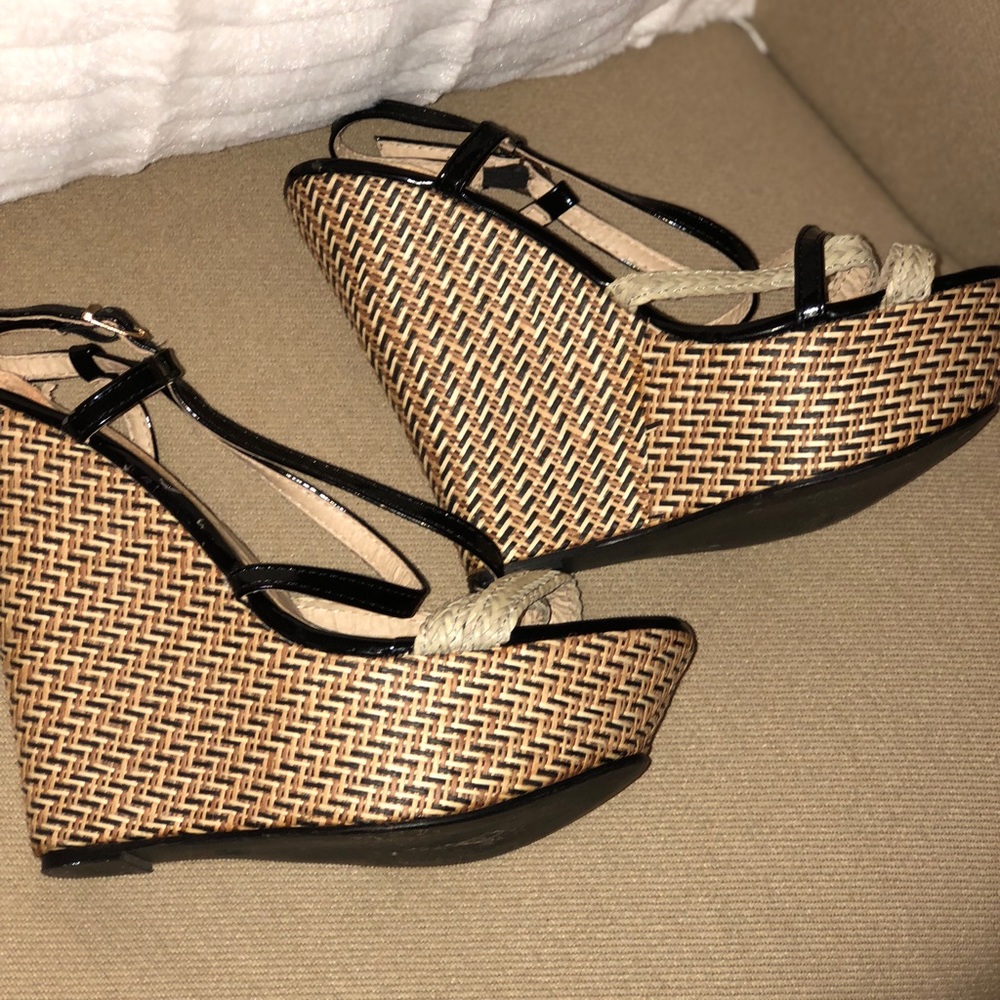 Cute Platform Wedges 🖤🖤